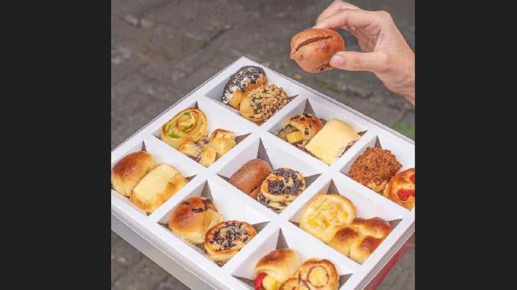 roti unyil venus bakery makanan khas bogor