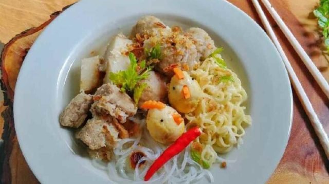 Bapatong: Kelezatan Bakso Kupat Gentong, Ikon Kuliner Bogor Yang Melegenda