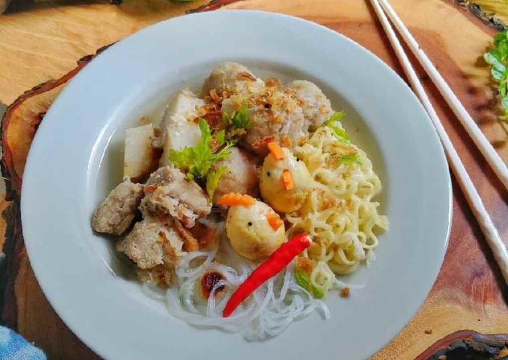 Bapatong: Kelezatan Bakso Kupat Gentong, Ikon Kuliner Bogor Yang Melegenda
