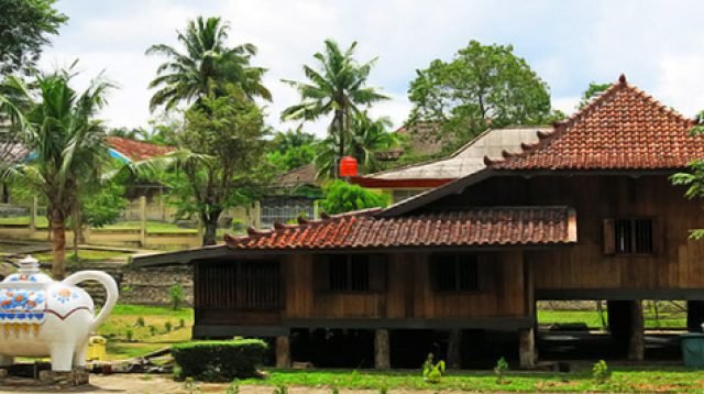IR Masuk Rumah Tanpa Izin di Palembang, Sumardi Dituduh Curangi Ayam