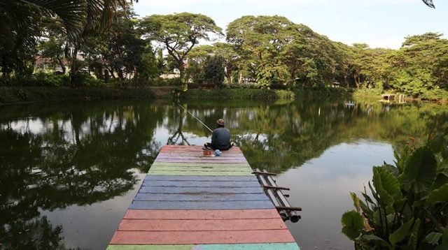 Pesona Kebun Bibit Wonorejo, Taman Anak dengan Danau dan Edukasi