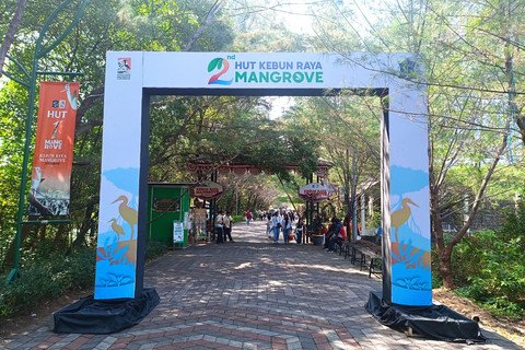 Kebun Raya Mangrove Surabaya Jadi Pusat Perpustakaan Laut Indonesia