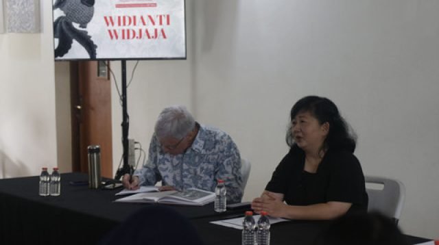 Rayakan 100 Tahun, Pameran Batik Pekalongan Oey Soe Tjoen