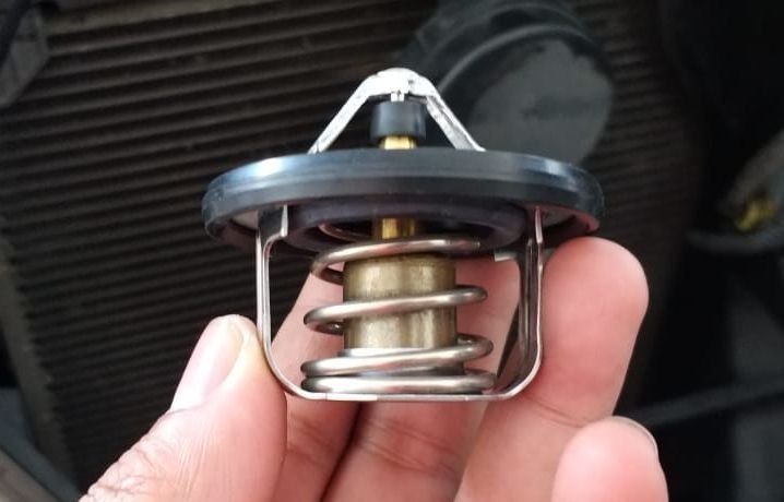 Mesin Mobil Sering Overheat, Jangan Copot Thermostat! Ini Akibatnya